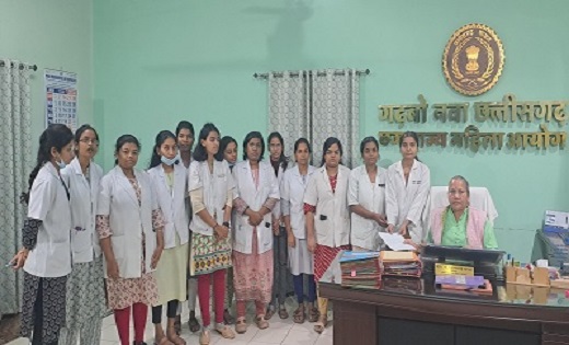 दंत चिकित्सालय के छात्राओं ने महिला आयोग की अध्यक्ष से लगाई ... - CG Sandesh