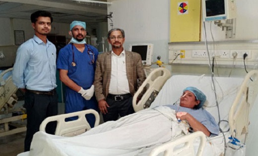 Bhilai Breaking : छह दिन तक गले में फंसा रहा नकली दांत, फट स... - CG Sandesh