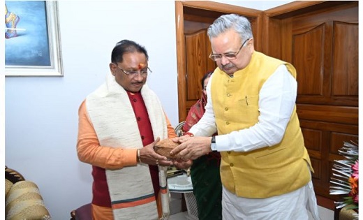  मुख्यमंत्री विष्णु देव साय ने पूर्व मुख्यमंत्री डॉ रमन सिंह... - CG Sandesh
