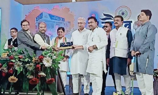 नगरपालिक निगम धमतरी को मुख्यमंत्री भूपेश बघेल के हाथों मिला ... - CG Sandesh