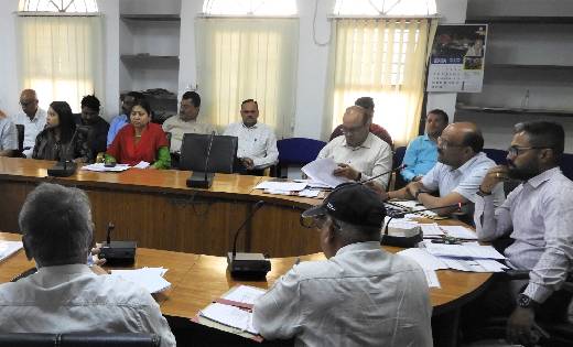 महासमुंद : कलेक्टर ने मनरेगा में दिए गए लक्ष्य की पूर्ति तेज... - CG Sandesh