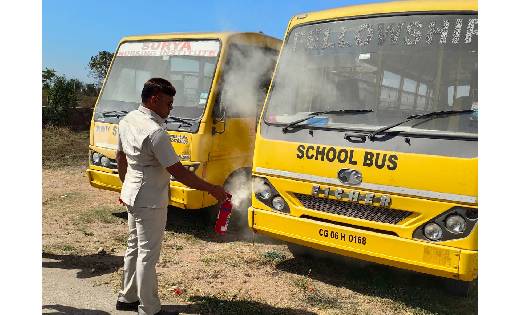 महासमुंद : स्कूल बसों की जाँच के साथ स्कूली बच्चों को लाने ल... - CG Sandesh
