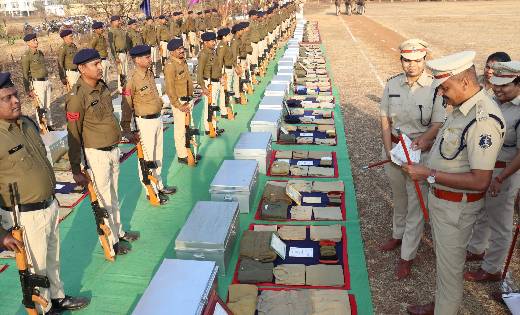 महासमुंद : पुलिस अधीक्षक ने किया रक्षित केन्द्र में संचालित ... - CG Sandesh