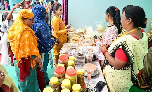 महिला मड़ई : महिलाओं में दिखी स्वावलंबन की झलक - CG Sandesh