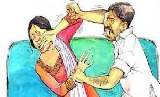पिथौरा : महिला के साथ मारपीट, चार के खिलाफ मामला दर्ज