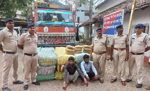 सरायपाली : ट्रक में तरबूज के नीचे छुपाकर ले जा रहे थे करोड़ों का गांजा, 2 तस्कर गिरफ्तार