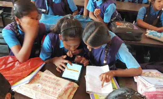 महासमुंद : माइंडस्पार्क एप के उपयोग से बच्चों की दक्षता व शि... - CG Sandesh