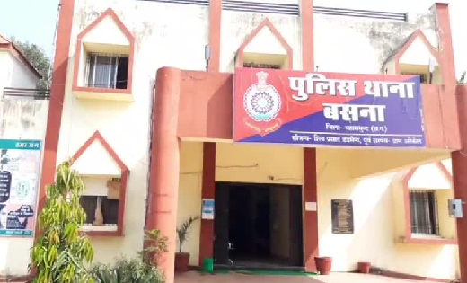 बसना : शराब पीने का साधन उपलब्ध कराने वाली महिला गिरफ्तार - CG Sandesh