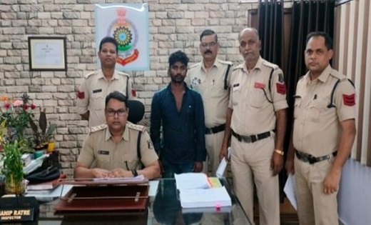 धारदार हथियार लहराते मिला युवक, आरोपी गिरफ्तार…. - CG Sandesh