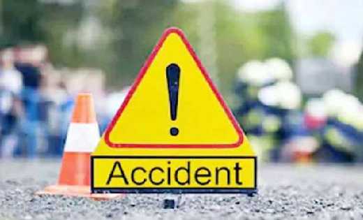 पिथौरा : सड़क हादसे में बाइक सवार की दर्दनाक मौत