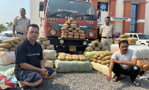 सिंघोड़ा : ट्रक में भुसा की बोरियों के नीचे छिपाकर ले जा रहे करोड़ों के गांजे के साथ तस्कर गिरफ्तार