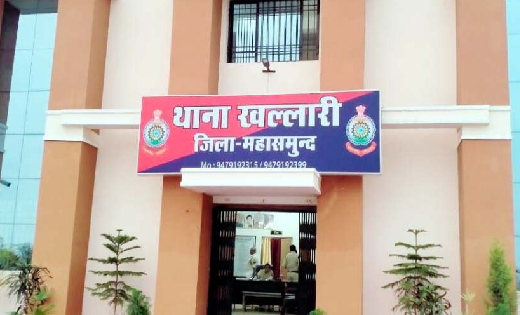 खल्लारी : चखना ठेला में शराब पिलाने वाला गिरफ्तार - CG Sandesh