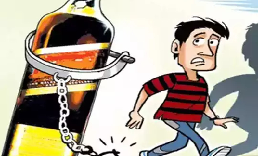 बसना : होटल में अवैध रूप से शराब पीने पिलाने की सुविधा उपलब्... - CG Sandesh