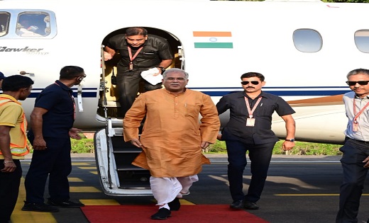 CM भूपेश रायगढ़ के जिंदल एयर स्ट्रिप पहुंचे… - CG Sandesh