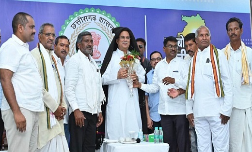 तेलंगाना के किसानों ने छत्तीसगढ़ में संचालित किसान हितैषी नीत... - CG Sandesh