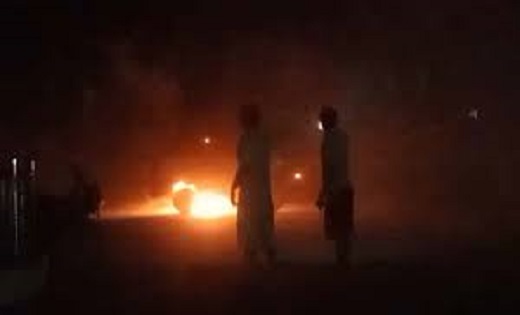 CG  : बाल- बाल बचा चालक...वाहन जलकर खाक - CG Sandesh
