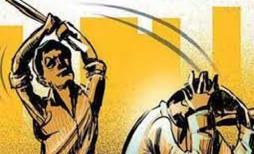 सांकरा : किसान ने अपनी जमीन पर रास्ता बनाने से मना किया तो फावड़ा से की मारपीट