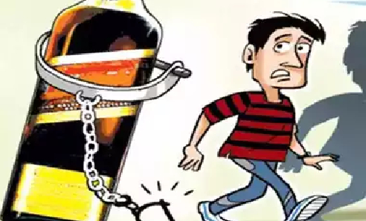 बसना : शराब बिक्री के लिए ग्राहक की तलाश करते आरोपी गिरफ्तार - CG Sandesh