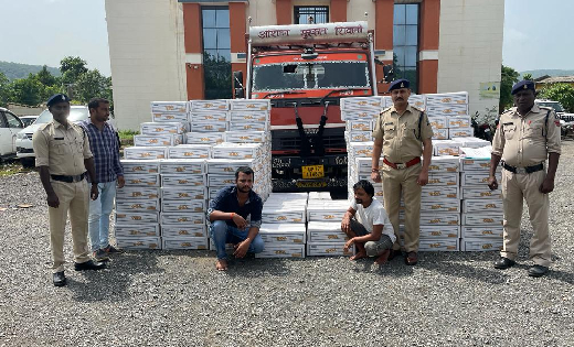 महासमुंद जिलें की अवैध शराब तस्करी पर अब तक की सबसे बड़ी कार्यवाही, भूंसा के आड़ में ले जा रहे थे 23 लाख का शराब