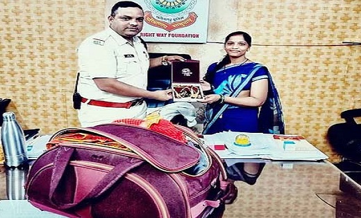 CG : तीज मनाने मायके जा रही महिला आटो में भूली चार लाख के गह... - CG Sandesh