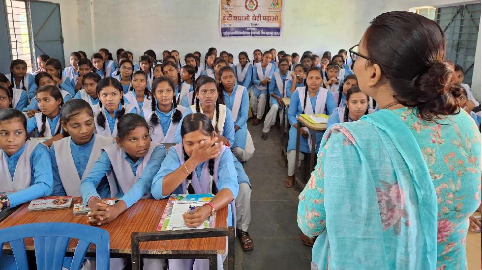सरायपाली : बेटी बचाओ बेटी पढ़ाओ कार्यक्रम का मकसद महिला सशक्त... - CG Sandesh