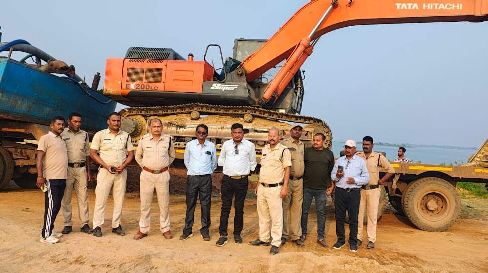 CG  खनिज विभाग की ताबड़तोड़ कार्रवाई जारी, 3 ट्रैक्टर सहित अन्... - CG Sandesh