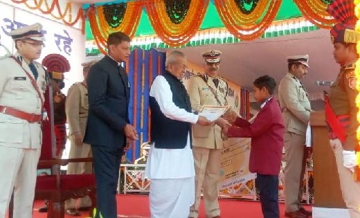 राज्य वीरता पुरस्कार : राज्यपाल ने चार बच्चों को किया सम्मान... - CG Sandesh