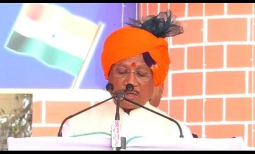 पिथौरा : महुआ शराब लेकर पैदल जा रहा आरोपी गिरफ्तार - CG Sandesh