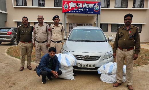 कोमाखान : पुलिस को चकमा देने डिक्की के नीचे बक्सानुमा चेम्बर... - CG Sandesh