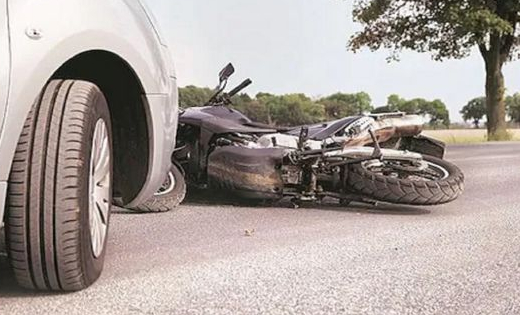 सरायपाली : कार की ठोकर से बाइक चालक की मौत