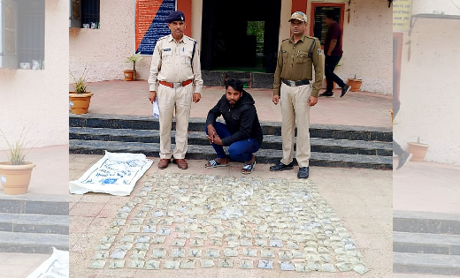 बागबाहरा : उडिसा राज्य निर्मित महुआ शराब की बिक्री करते आरोप... - CG Sandesh