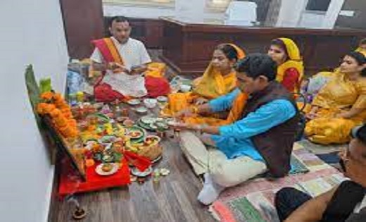 मंत्री टंकराम वर्मा ने शंकर नगर स्थित बी-5/10 बँगला में कार्... - CG Sandesh