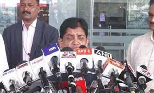 बंगले में चोरी के आरोप पर पूर्व मंत्री शिव डहरिया बोले- “मैं... - CG Sandesh