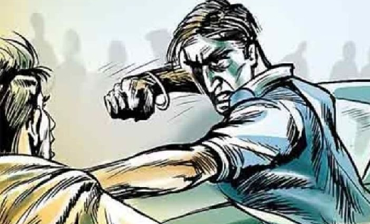 सरायपाली : घर के टीन सीट को निकालकर बेचने से मना करने पर बेटे ने पिता को पीटा