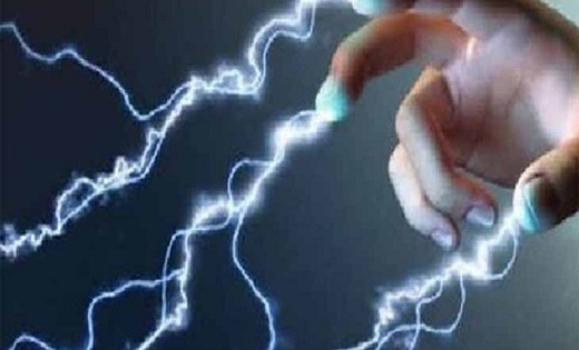  हाईटेंशन तार की चपेट में आने से व्यापारी की मौत, पत्नी की ह... - CG Sandesh