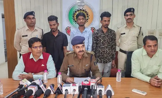 CG CRIME : हेलमेट की आड़ में गांजा तस्करी 27 लाख का गांजा बर... - CG Sandesh