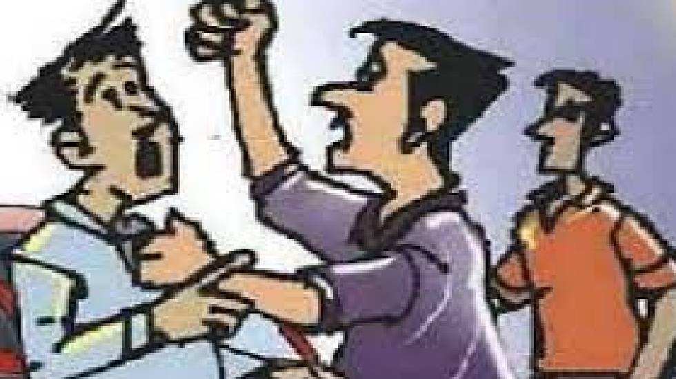 सांकरा : पुराने वाद विवाद को लेकर मारपीट. - CG Sandesh