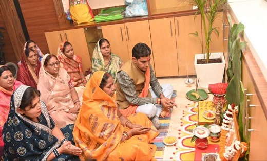 राजस्व एवं आपदा प्रबंधन मंत्री टंकराम वर्मा ने किया पदभार ग्... - CG Sandesh