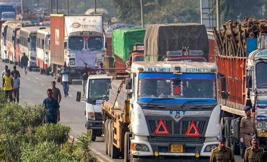सड़क दुर्घटनाओं पर नियंत्रण हेतु ‘हिट एण्ड रन’ को लेकर ट्रक ड... - CG Sandesh