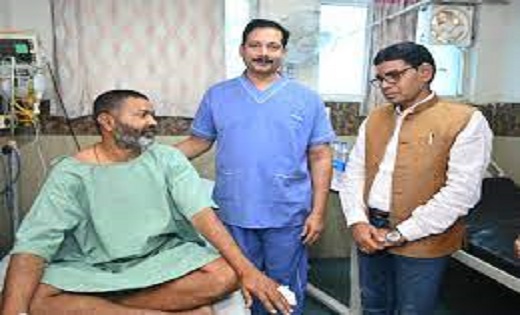 नक्सल मुठभेड़ में घायल जवानों से मिले राजस्व मंत्री टंकराम वर... - CG Sandesh