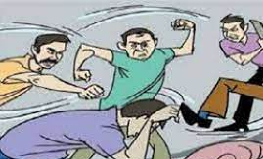 सरायपाली : दरवाजा तोड़कर घर घुसकर मारपीट, मामला दर्ज