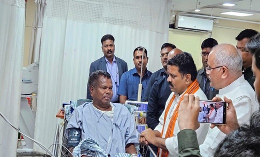 विधायक लखमा से मिलने अस्पताल पहुंचे डिप्टी सीएम विजय शर्मा - CG Sandesh