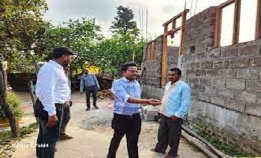 जिला सीईओ ने ग्राम पंचायत केश बुक पीएम आवास का किया निरीक्षण - CG Sandesh