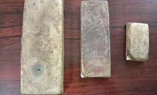 वाहन चेकिंग के दौरान रायपुर पुलिस को कार से मिले 2 लाख की सा... - CG Sandesh