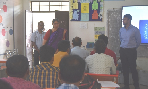 मतदान दल के अधिकारी-कर्मचारी ध्यानपूर्वक प्राप्त करें प्रशिक... - CG Sandesh