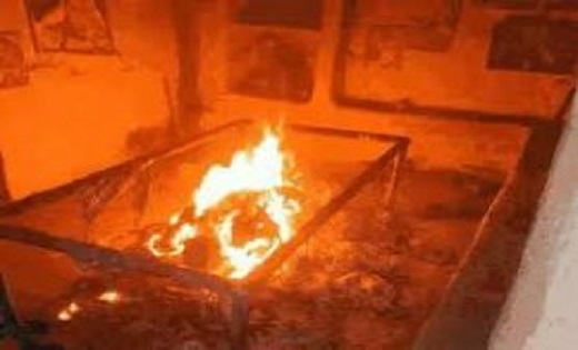 मकान में वृद्ध महिला की जिंदा जलकर मौत, पुलिस हत्या और हादसा... - CG Sandesh