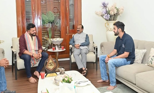 पूर्व क्रिकेटर सुरेश रैना ने डिप्टी CM से की मुलाकात, छत्तीस... - CG Sandesh