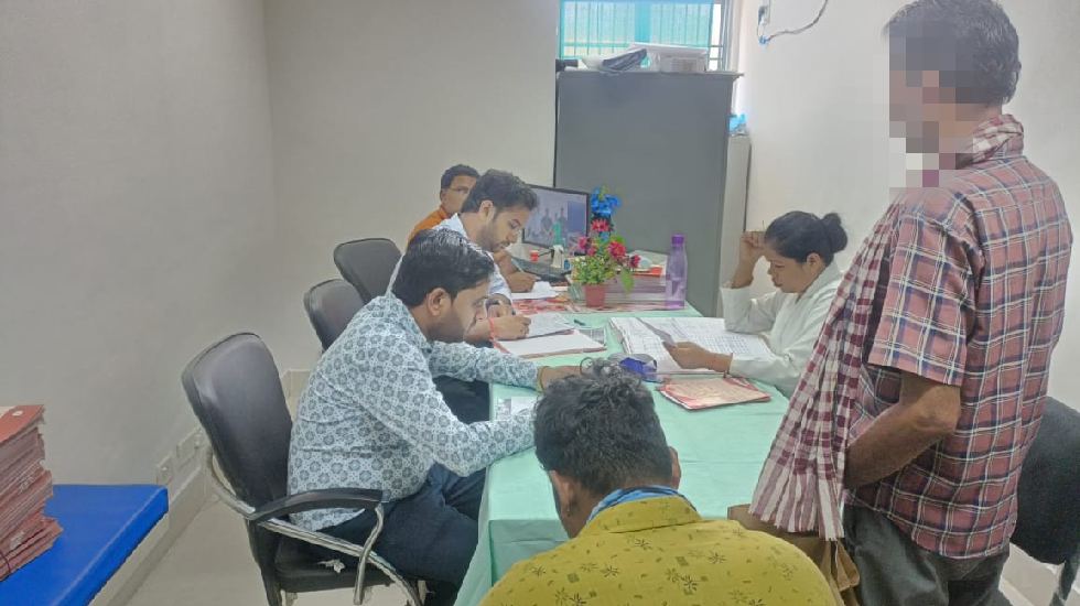 सीएचसी पिथौरा में आयोजित फिक्स-डे मानसिक स्वास्थ्य शिविर में... - CG Sandesh