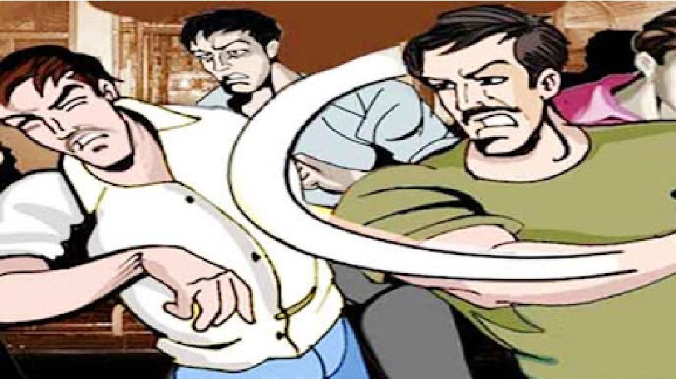 पिथौरा : हार्वेस्टर पहले मेरे खेत में चलेगा कहकर चचेरे भाई स... - CG Sandesh