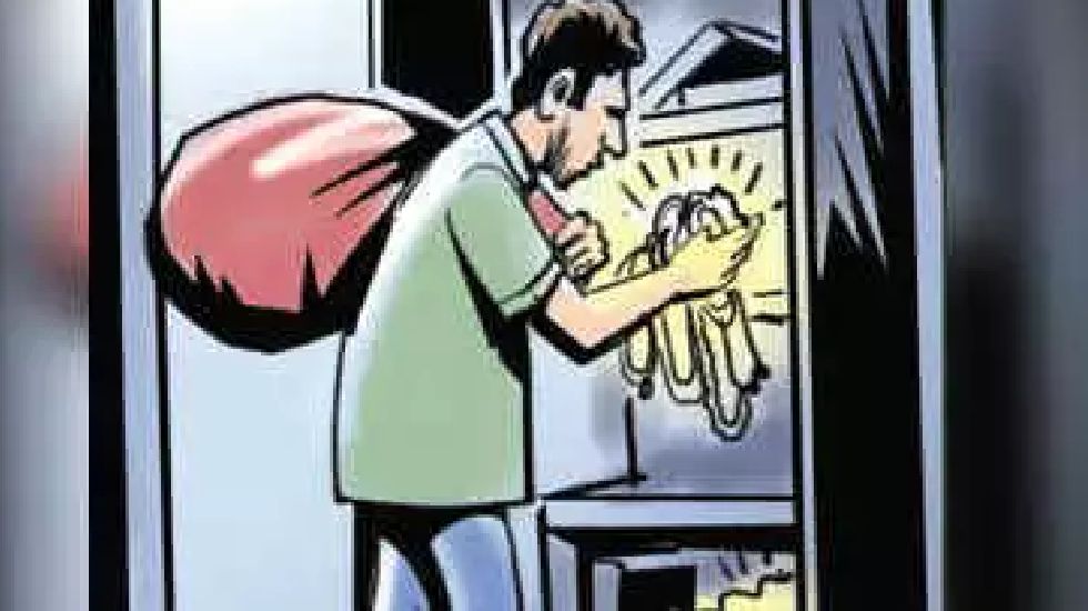 बागबाहरा : घर से नगदी रकम और जेवर चोरी, मामला दर्ज. - CG Sandesh